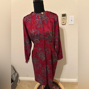 Liz Claiborne Red Paisley Button-Up Dress
Vintage 90s Jewel Tones. Size 4